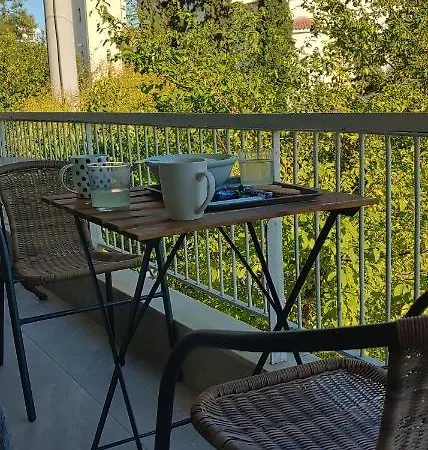 Apartment Hedonist Near The Sea *