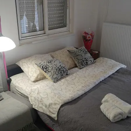 Apartment Hedonist Near The Sea