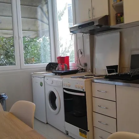 Apartment Hedonist Near The Sea *